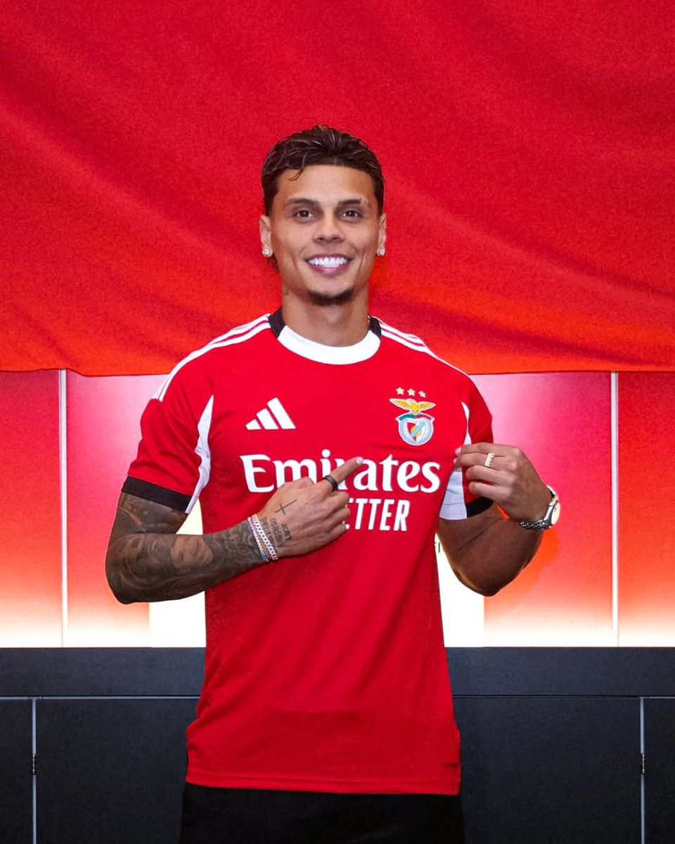 valenciamontoy2's tweet image. Richard Rios fue presentado oficialmente como nuevo jugador del Benfica de Portugal. 🎤🎤🎧🎧🎧⚽⚽⚽⚽⚽
#Benfica
@Alternativa985