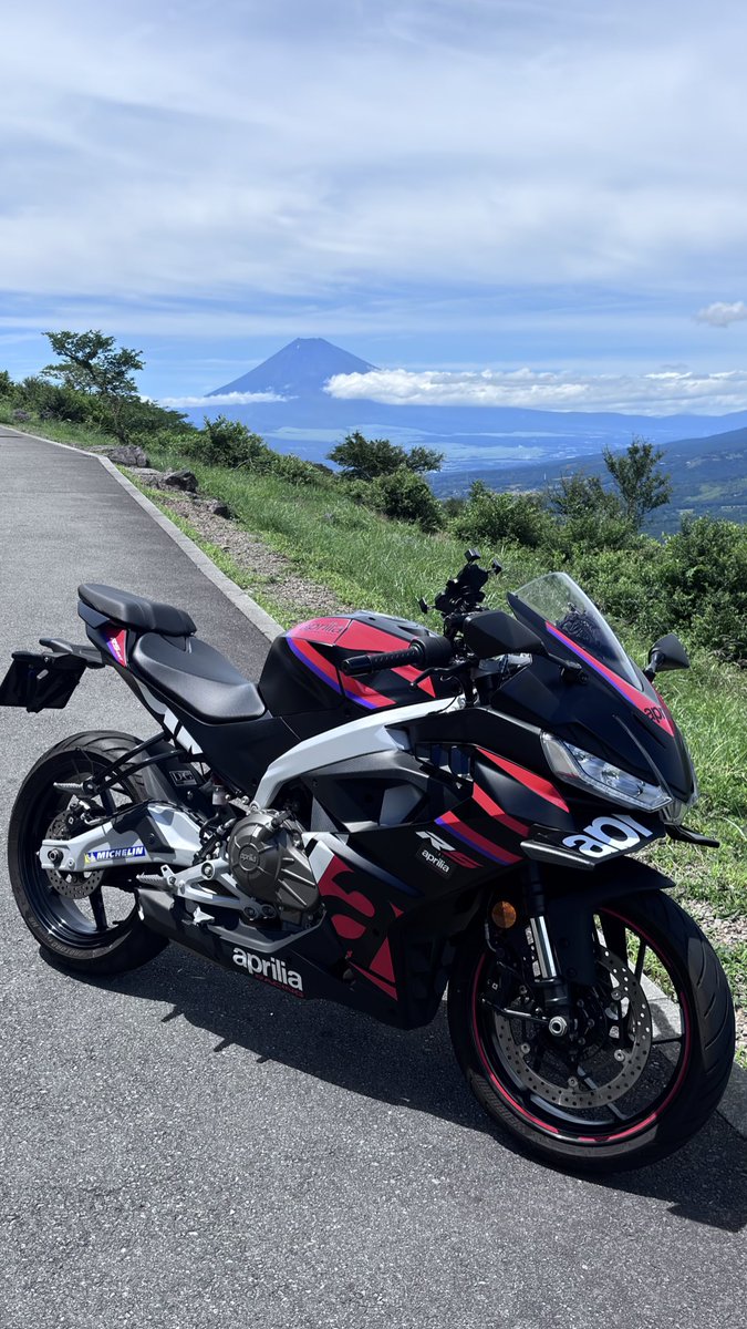 loveguns0's tweet photo. 伊豆スカイライン
#RS457 #aprilia https://t.co/uPNbLOdMEH