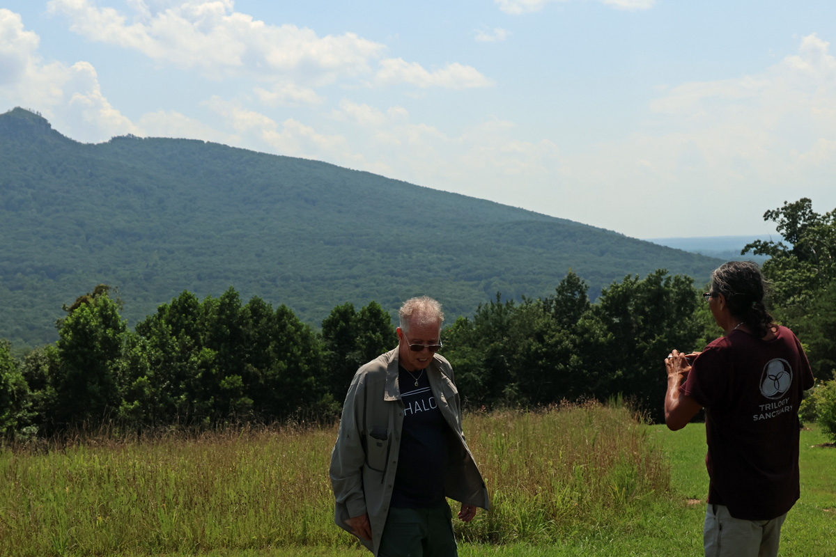 FromTheKelv's tweet image. Happy to announce that Yona FrenchHawk and I are prepping to have a conversation with Randall Carlson on his podcast that will be taped a week from today. So thankful Yona has been hired by Grandfather Mountain State Park to help train the rangers and give school talks there.