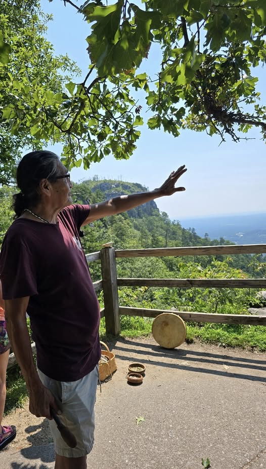 FromTheKelv's tweet image. Happy to announce that Yona FrenchHawk and I are prepping to have a conversation with Randall Carlson on his podcast that will be taped a week from today. So thankful Yona has been hired by Grandfather Mountain State Park to help train the rangers and give school talks there.