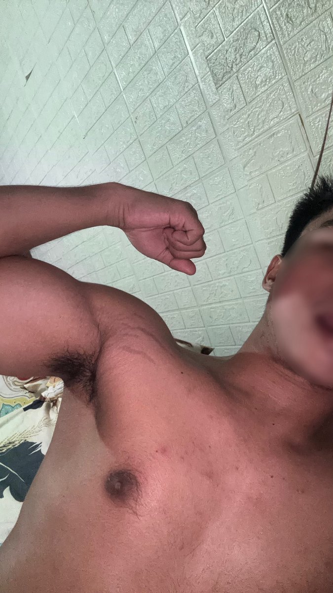 its_sinnraq's tweet image. would u sniff?