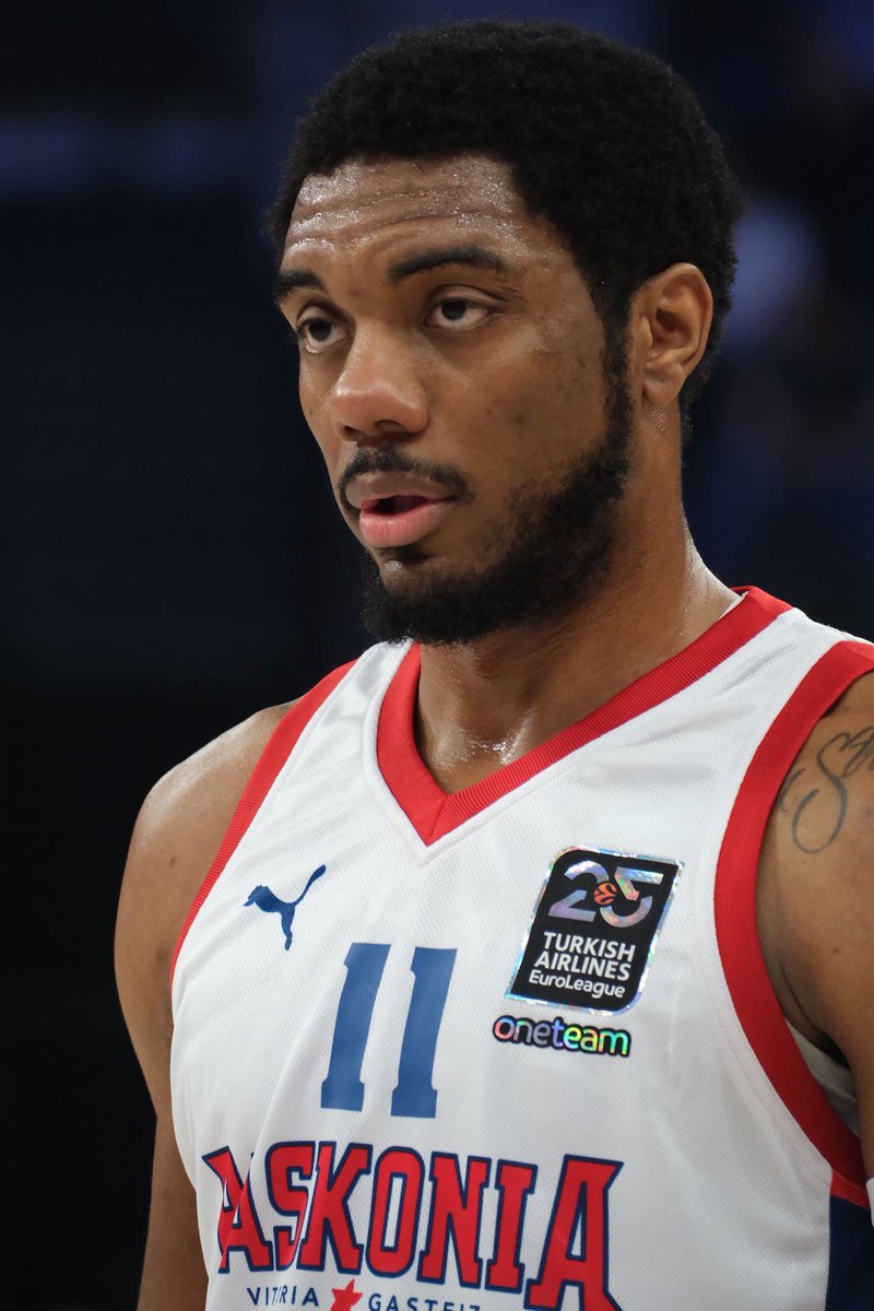 elapoueisai🔴⚪️ tweet media