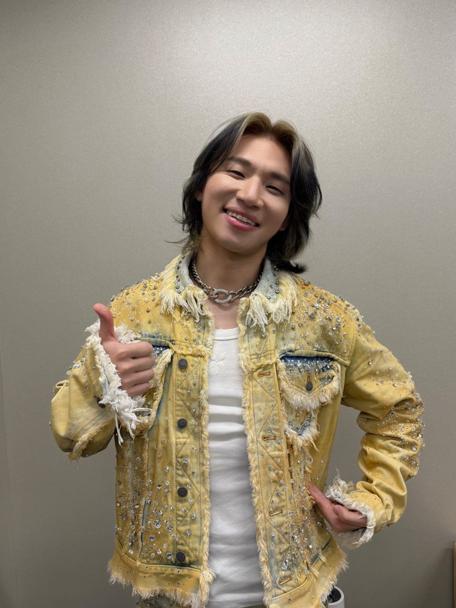 d_lable's tweet image. [#대성 📸] 250723 𝗗𝗔𝗘𝗦𝗨𝗡𝗚 𝟮𝟬𝟮𝟱 𝗔𝗦𝗜𝗔 𝗧𝗢𝗨𝗥: 𝗗&apos;𝘀 𝗪𝗔𝗩𝗘 𝗜𝗡 𝗞𝗢𝗕𝗘 𝗗𝗮𝘆 𝟮

역시 고베 최고🔥🔥🔥
&apos;I promise you I&apos;ll be your umbrella&apos;☂️
여러분과의 약속을 지킬 수 있어서 행복합니다🫶🏻

#대성 #DAESUNG #DLITE
#DsWAVE #Asia_tour #KOBE