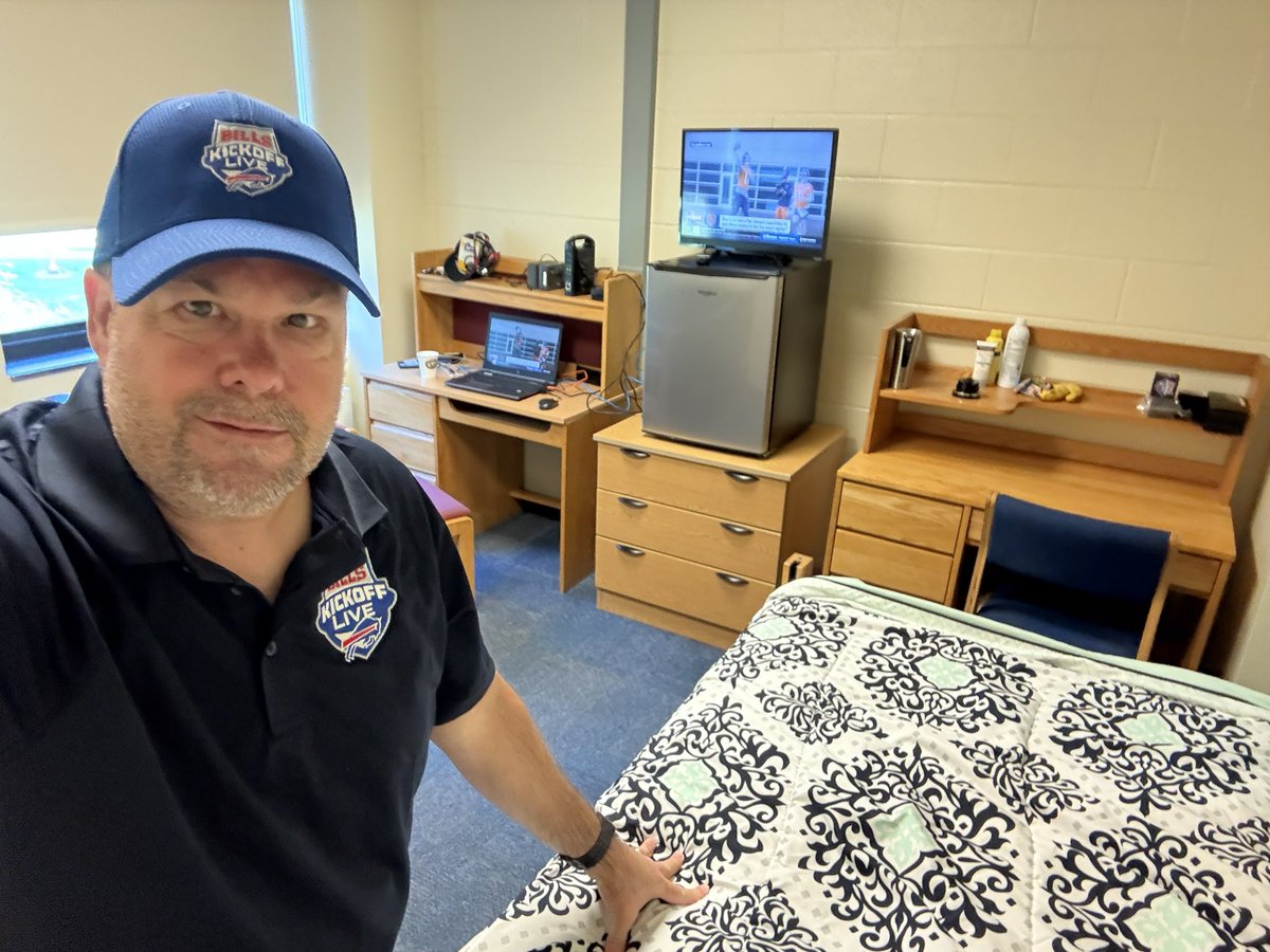 ScottSwenson4's tweet image. 25 Years for me here at St John Fisher. Bills Camp is on!