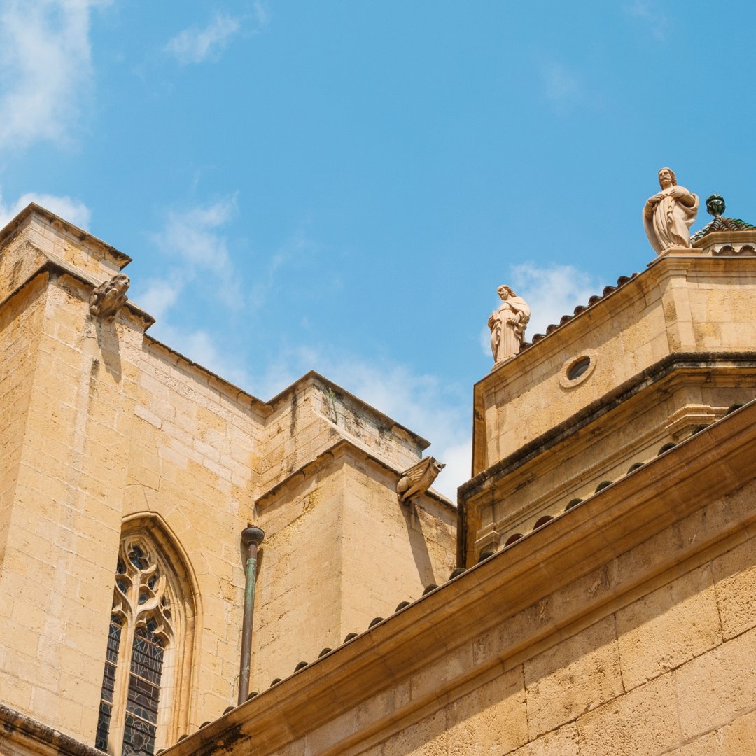 The perfect family holiday starts in Reus ✈️

Enjoy rollercoasters, immersive shows, and themed lands at PortaVentura World or spend your time relaxing on sandy beaches or exploring ancient sites. Whatever you want, Reus has got!

🔗BOOK NOW: londonsouthendairport.com/flights/destin…