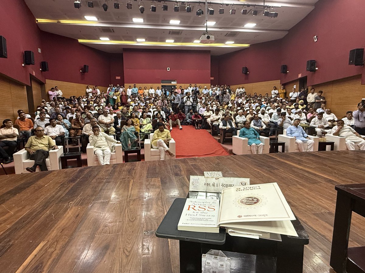 Though a Catholic priest, Elenjimittam found no fault with RSS's all-inclusive approach to religion. He never raised the "minority question". His analysis was rooted in truth-seeking, not propaganda. 🙏 #Interfaith #Bharat