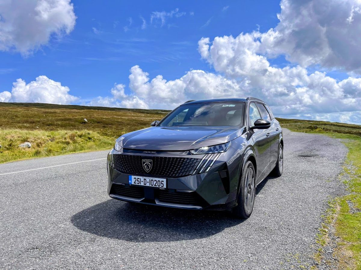 changinglanesIE's tweet image. 🚗 Peugeot 5008 Review 🚗
The 2025 Peugeot 5008 introduces new design and powertrains with the choice of hybrid or full electric. So what's it like on Irish roads?
Check out my latest review: changinglanes.ie/peugeot-5008-r…