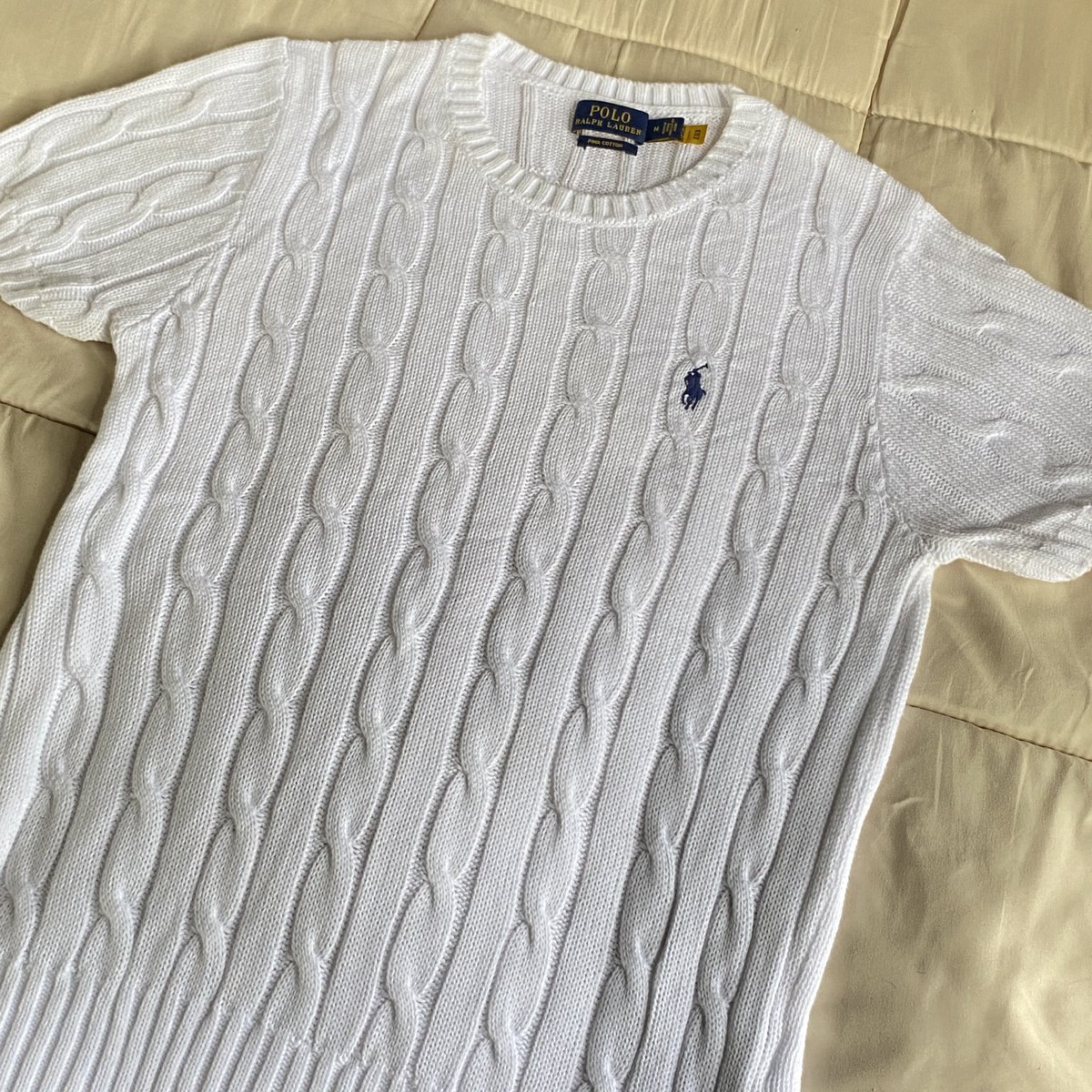 nu_tuan93's tweet photo. Polo Ralph Lauren แขนสั้นไหมพรมเปีย สีขาว มือ2 แท้ มี qr code สภาพ10/10 สวยมากกกงับบ~ 🏇🤍

✨Size M
รอบอก38-40  ยาว24

Price 2,900 (shop 7k+)

#ส่งต่อpolo #polothailand #โปโล #คาดิแกนมือสอง https://t.co/mmYJhXCrvc