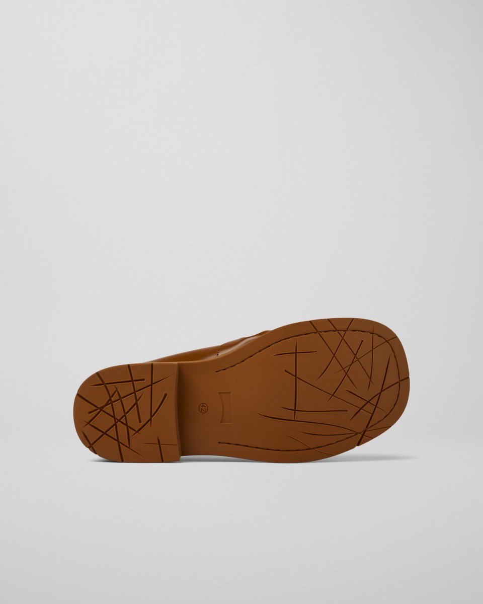 WALF_co's tweet photo. Camperlab Mil 1978 brown loafers 👍 https://t.co/TftNuqw9J8