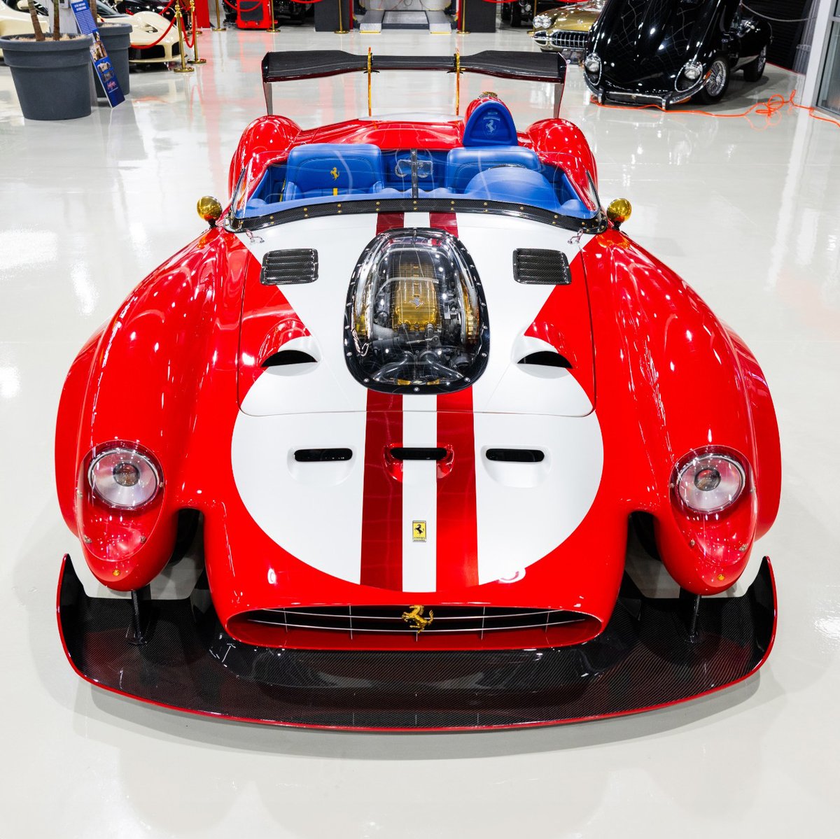 duPontREGISTRY's tweet image. Ferrari 612TR Teppista by S-Klub LA
This bespoke build started life as a 2008 Ferrari 612 Scaglietti and has been transformed into a wild, retro-modern tribute to the 1957 Ferrari 250 Testa Rossa.
The shell is hand-formed with no digital scanning just traditional craftsmanship…