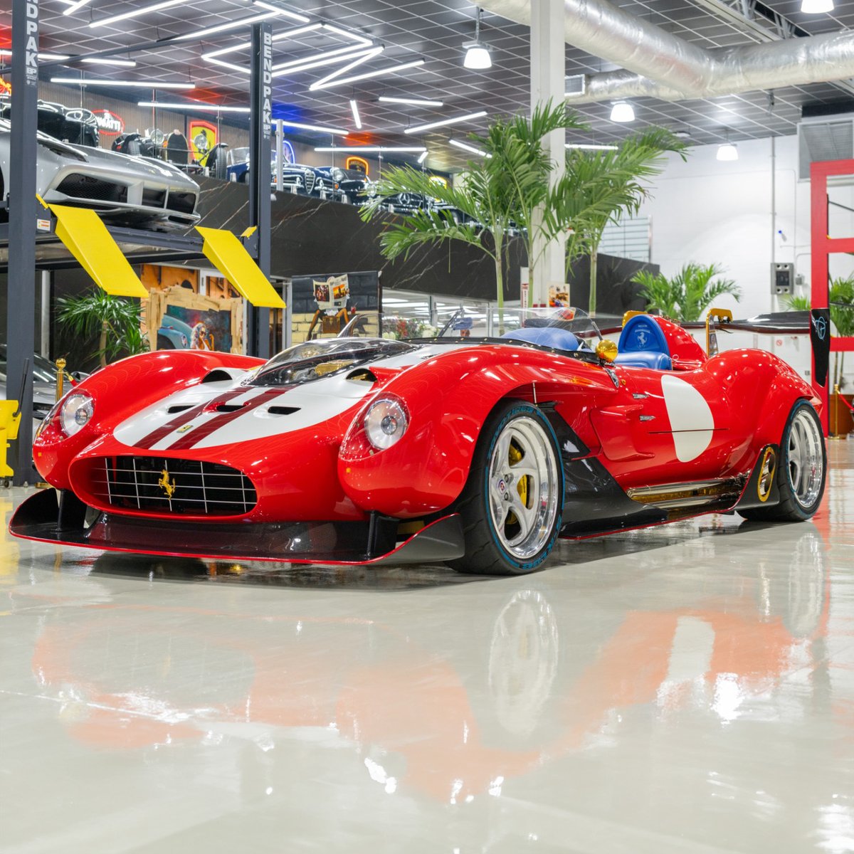 duPontREGISTRY's tweet image. Ferrari 612TR Teppista by S-Klub LA
This bespoke build started life as a 2008 Ferrari 612 Scaglietti and has been transformed into a wild, retro-modern tribute to the 1957 Ferrari 250 Testa Rossa.
The shell is hand-formed with no digital scanning just traditional craftsmanship…