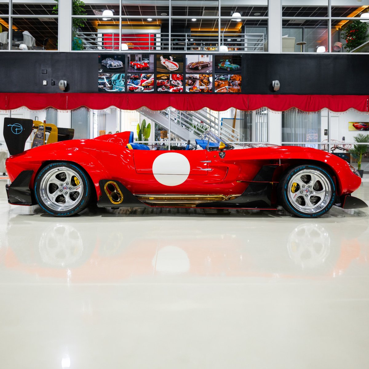 duPontREGISTRY's tweet image. Ferrari 612TR Teppista by S-Klub LA
This bespoke build started life as a 2008 Ferrari 612 Scaglietti and has been transformed into a wild, retro-modern tribute to the 1957 Ferrari 250 Testa Rossa.
The shell is hand-formed with no digital scanning just traditional craftsmanship…