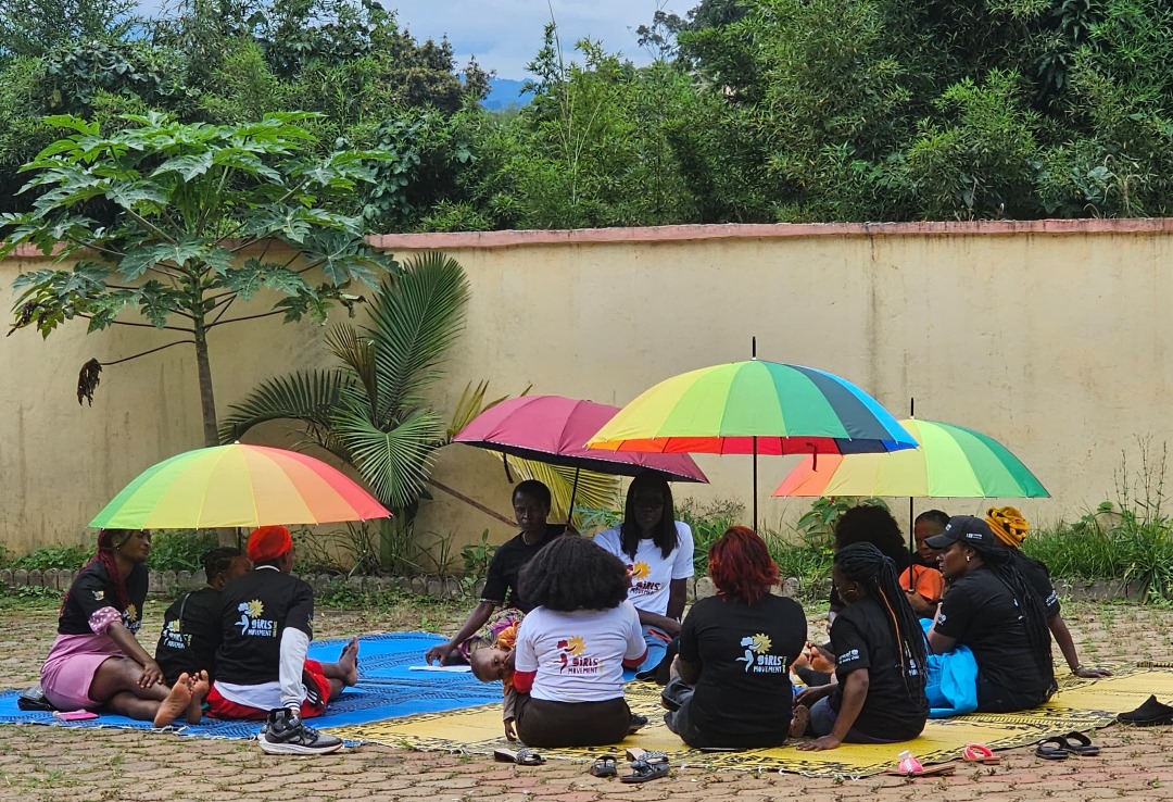 unicefcameroon's tweet photo. Caravane à #Dschang : un souffle nouveau pour les droits des filles ! 74 filles se sont réunies le 21 juillet pour discuter de leurs droits et ambitions. Un Centre des Droits de l’Enfant à l’Université renforce cet engagement. #GirlsMovement #GirlsEmpowerment https://t.co/bOwY44w54U