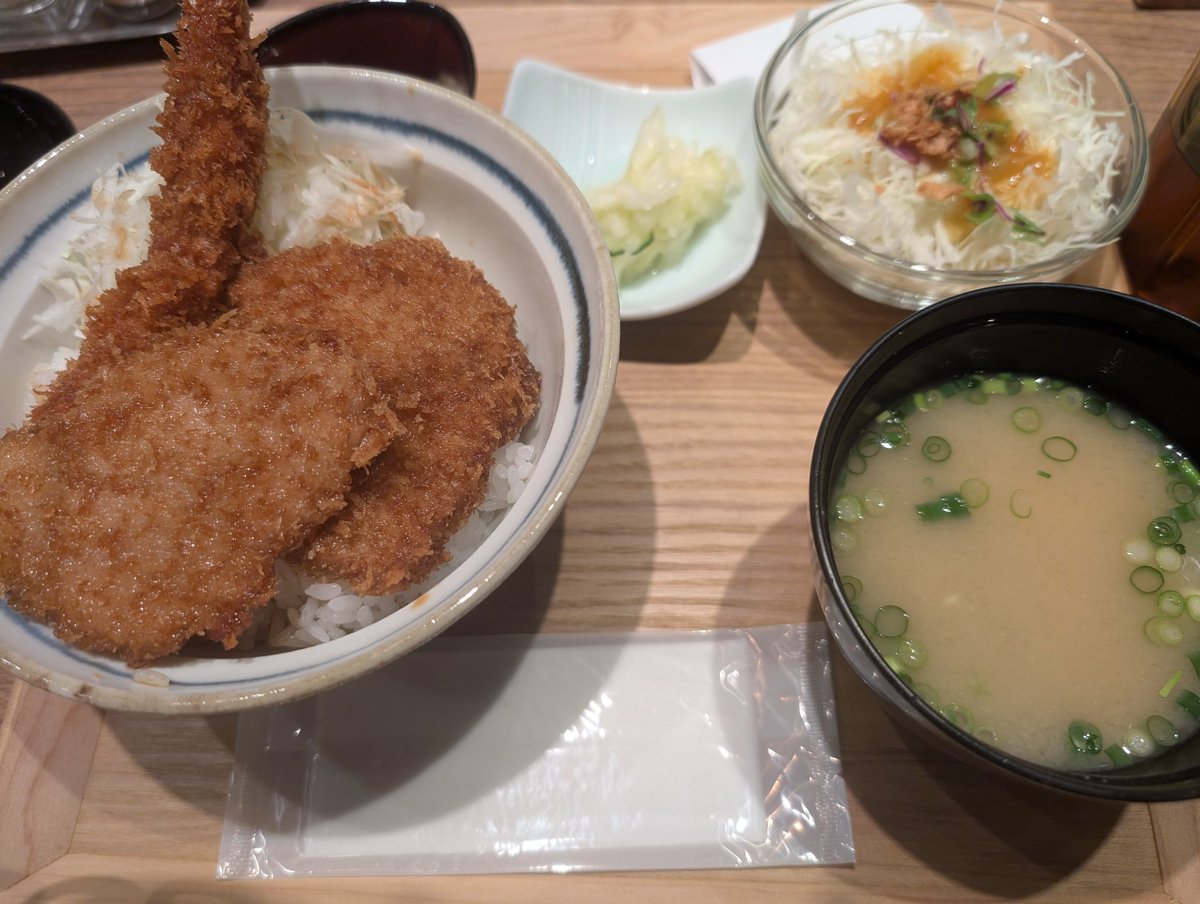 ymizushi's tweet image. 日比谷でタレカツ。