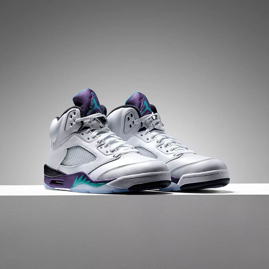 KicksFinder's tweet image. Ad: RESTOCK via FNL/JD
Air Jordan 5 Retro "Grape"
(Use STATUS Rewards for discount)
JD buff.ly/i756HYY
FNL buff.ly/fyDwWX9