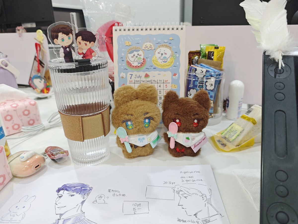 Captain_IvI_'s tweet image. 一个人在公司加班，现在只有小宝宝陪着我TT