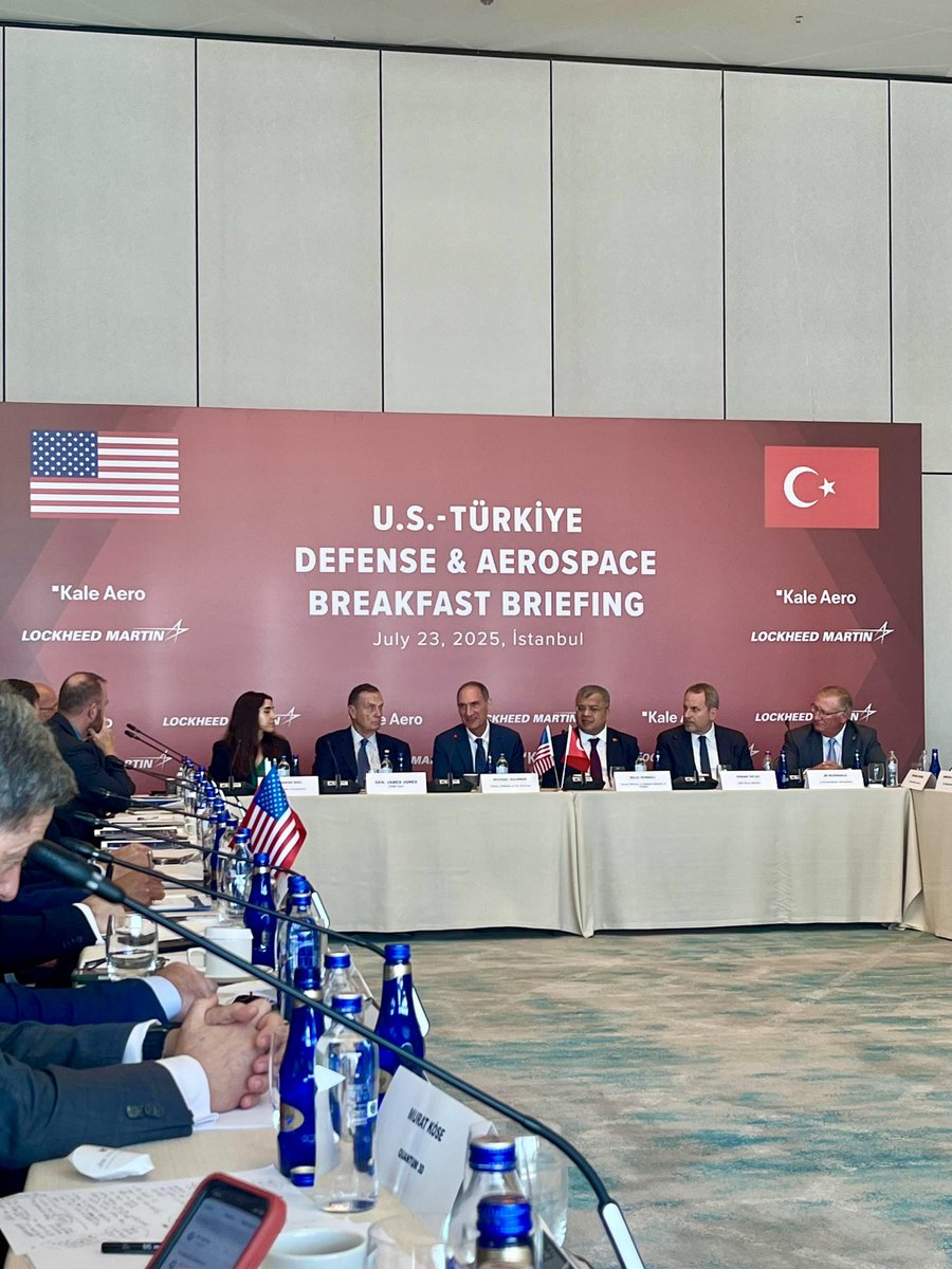 taikofficial's tweet photo. Dünyanın en büyük Savunma Sanayii fuarlarından biri olan @idefintl marjında #TAİK olarak @USChamber ve #ATBR iş birliğinde Türkiye-ABD Savunma Sanayii ve Havacılık Yuvarlak Masa Toplantısı düzenledik.
Türkiye ve ABD arasındaki savunma sanayii iş birliğinin derinleştirilmesine katkı sağlayacak toplantımızda; 🇹🇷-🇺🇸 firma temsilcileri, savunma ve havacılık alanındaki iş birliği imkânlarını, ortak üretim modellerini ve teknoloji paylaşımını ele aldı.
Stratejik ortaklığımızı savunma sanayiindeki iş birlikleriyle daha da ileri taşımak için çalışmalarımıza devam ediyoruz.
/ / /
On the margins of #IDEF2025 — one of the world’s largest defense industry exhibitions — we hosted the Türkiye–U.S. Defense and Aerospace Roundtable in partnership with the U.S. Chamber of Commerce and #ATBR.
The meeting brought together leading 🇹🇷 and 🇺🇸 industry representatives to explore opportunities for collaboration in defense and aerospace, including joint production models and technology sharing.
We remain committed to deepening our strategic partnership through enhanced cooperation in the defense sector.