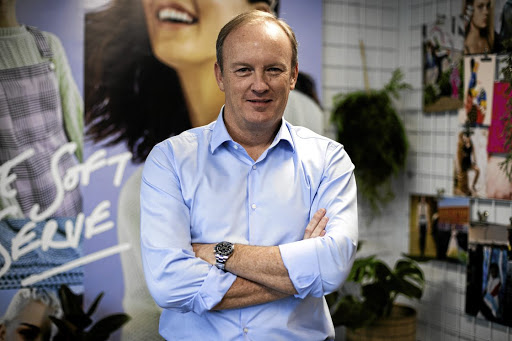 BuzinessX's tweet image. MR PRICE POSTS R9BN QUARTERLY WIN
Mr Price has reported strong sales growth, with revenue rising 6.3% to R9-billion in the first quarter of its financial year.
The retailer gained market share despite June’s trading challenges, thanks to early winter demand and well-timed…