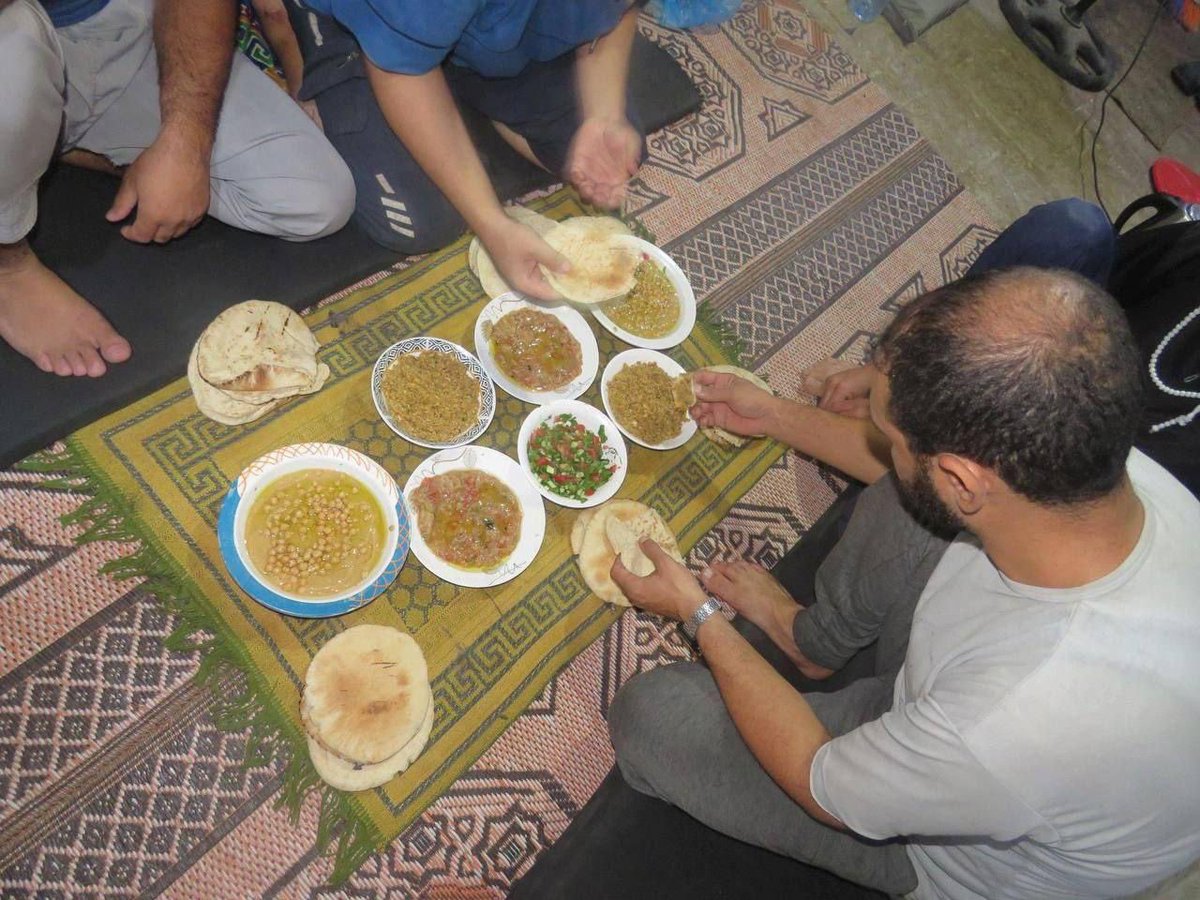 OliaOnX's tweet image. Hamas steals most of humanitarian aid sent to Gaza to feed Hamas terrorists in the tunnels.
Hamas doesn’t care about the rest of Gazans who live above the tunnels.
In the meantime, Israeli hostages are being starved and tortured.
