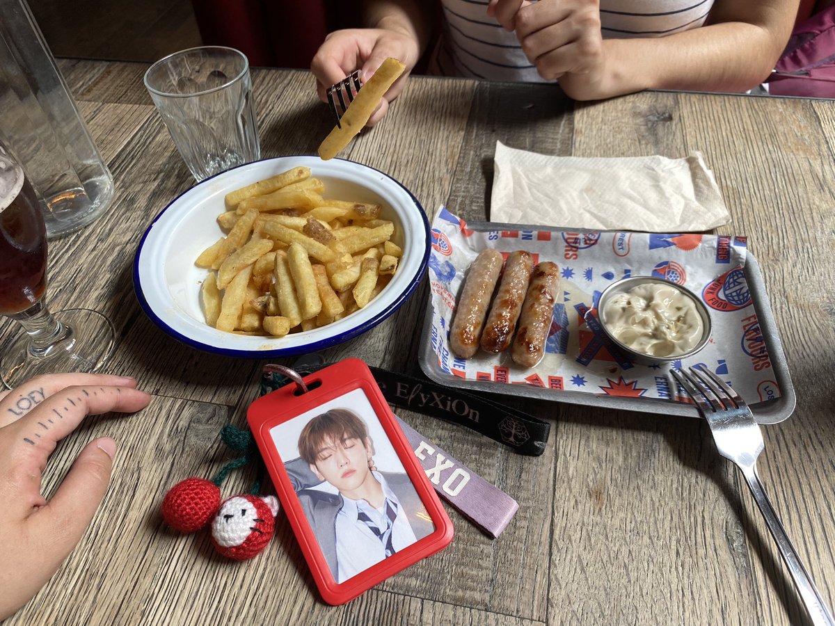 Yeoloey ๐ฅโจ (@love_pcy_toben) on Twitter photo BAEKHYUN!! I found this place with very tasty food ๐ซถ๐ผ
Itโs near the London Tower and itโs called BrewDog Tower Hill
(We ate Honey glazed sausages with fries)
#ReverieinLondon #ReverieLondon #Reverie #BAEKHYUNINLONDON <a href="/BAEKHYUN_INB100/">BAEKHYUN_official</a> <a href="/B_hundred_Hyun/">Baekhyun_EXO</a> BAEKHYUN!! I found this place with very tasty food ๐ซถ๐ผ
Itโs near the London Tower and itโs called BrewDog Tower Hill
(We ate Honey glazed sausages with fries)
#ReverieinLondon #ReverieLondon #Reverie #BAEKHYUNINLONDON <a href="/BAEKHYUN_INB100/">BAEKHYUN_official</a> <a href="/B_hundred_Hyun/">Baekhyun_EXO</a>