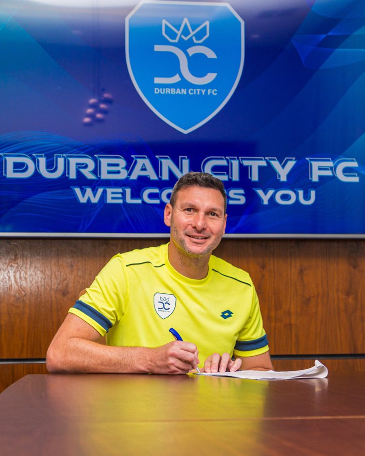 UnplayableZA's tweet image. ๐๐ฅ๐ข๐ ๐๐๐ง๐ฌ ๐ง๐ข ๐๐๐ง๐ฌ
Durban City sign goalkeeper Darren Keet, who was a free agent after leaving Cape Town City.
#TheCityWay
#UNPLAYABLE