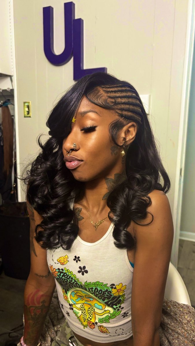 Jaelesbe's tweet image. New hair 🌚💕💕