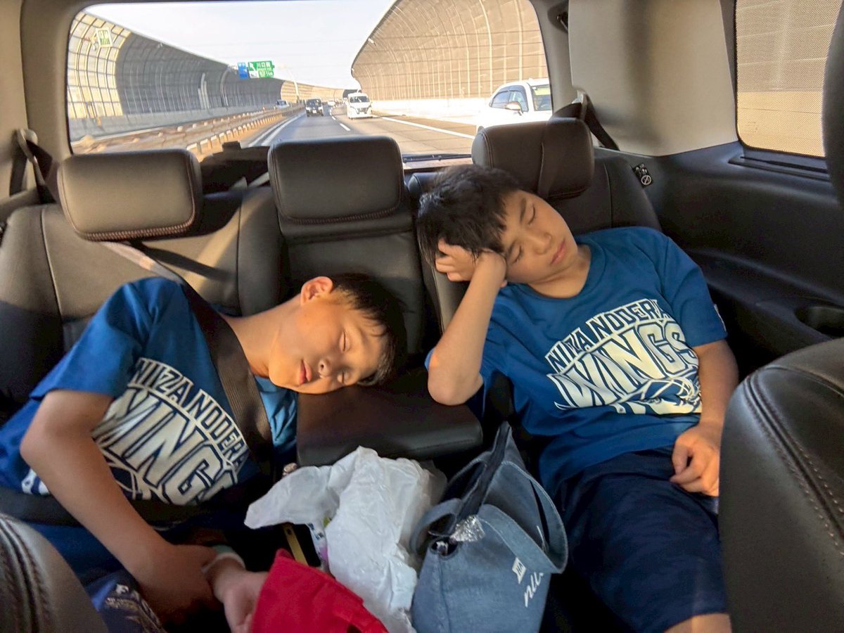 nWINGS_official's tweet photo. 【男子】
7/20-21 
越谷アルファーズ しらこばとカップ2025
友好の部

灼熱の体育館よりもバスケへの情熱が勝る、色んな意味でアツイ2日間でした！！
8人でよく頑張りました！
さすがに帰りはヘトヘト…

2日間交流頂いたチームの皆様、大会関係者の皆様、今年もありがとうございました🙇‍♂️ https://t.co/6AP5zMl4qy