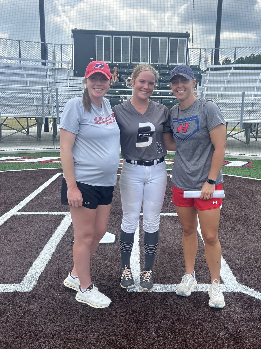 Madi Whitley (@madiwhitley2027) on Twitter photo I had a great time at <a href="/uscasoftball/">USCA Softball</a> - tons of drills, reps, and scrimmaging. Thanks <a href="/CoachpooleU/">CoachPoole_USCA</a> <a href="/AliciaDorgan/">Alicia Dorgan</a> and players for an awesome camp! Looking forward to being back! I had a great time at <a href="/uscasoftball/">USCA Softball</a> - tons of drills, reps, and scrimmaging. Thanks <a href="/CoachpooleU/">CoachPoole_USCA</a> <a href="/AliciaDorgan/">Alicia Dorgan</a> and players for an awesome camp! Looking forward to being back!