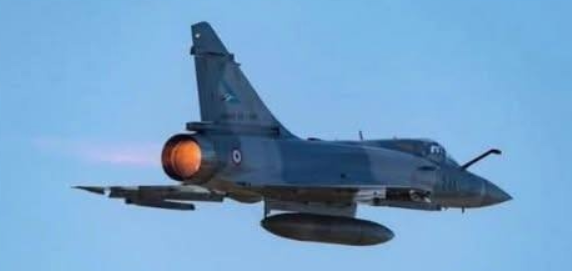 anubi77787292's tweet image. L'UCRAINA PERDE IL PRIMO DEI 6 MIRAGE 2000 DONATI DALLA #FRANCIA
21 milioni di euro...
Restano altri 5 Mirage,105 milioni di euro