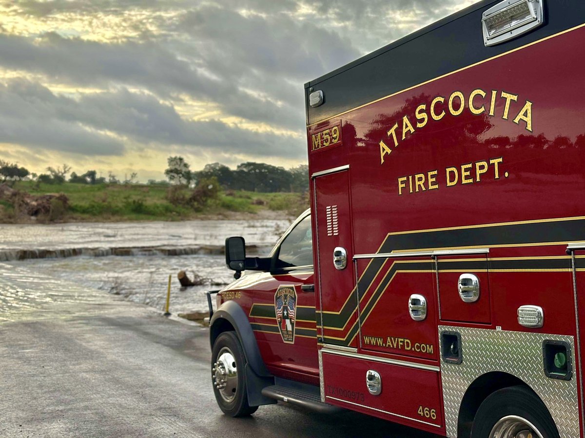 AVFDOEM's tweet image. UPDATE:  AFD deployment in support of the Kerrville flood response continues .  AFD is tasked with providing medical care for other first responders on scene and that includes the four-legged team members as well. 😇❤️