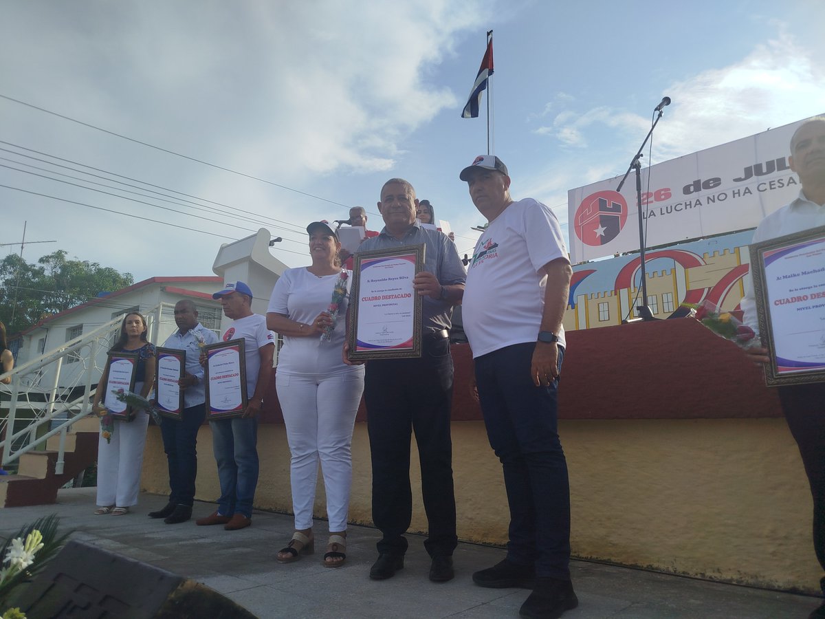 Gianny López Brito (@giannylb2022) on Twitter photo Cuadros y organismos destacados recibieron reconocimientos en el acto provincial por el 26 de Julio en #Colombia, #LasTunas. Felicidades! <a href="/LorenzoOsbel/">Osbel Lorenzo</a> <a href="/YelenysLasTunas/">Yelenys Tornet Menéndez</a> <a href="/TunasTV1/">@LasTunasTV</a> <a href="/CubanoYoe/">Yoe Hernández Glez</a> <a href="/Liagr23/">Lia Gómez Rodríguez</a> Cuadros y organismos destacados recibieron reconocimientos en el acto provincial por el 26 de Julio en #Colombia, #LasTunas. Felicidades! <a href="/LorenzoOsbel/">Osbel Lorenzo</a> <a href="/YelenysLasTunas/">Yelenys Tornet Menéndez</a> <a href="/TunasTV1/">@LasTunasTV</a> <a href="/CubanoYoe/">Yoe Hernández Glez</a> <a href="/Liagr23/">Lia Gómez Rodríguez</a>