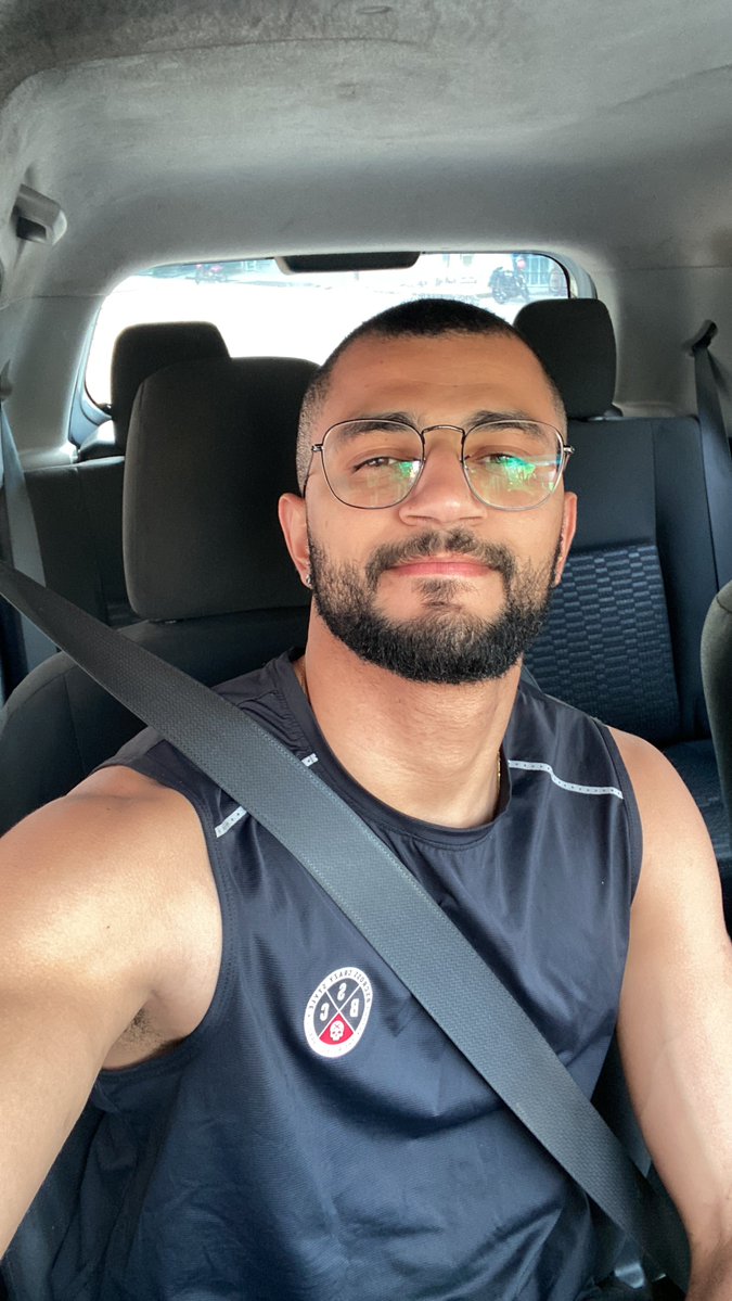 augustlopes_'s tweet image. 🤓