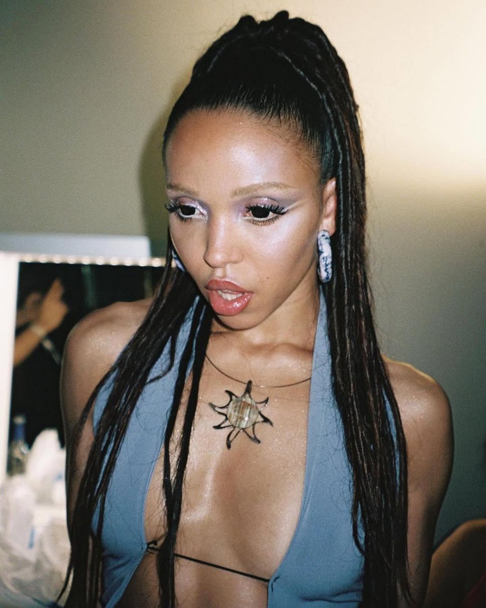 FKAY0NCE's tweet image. FKA twigs for Viktor&Rolf’s ‘Good Fortune’ perfume launch party (2022)