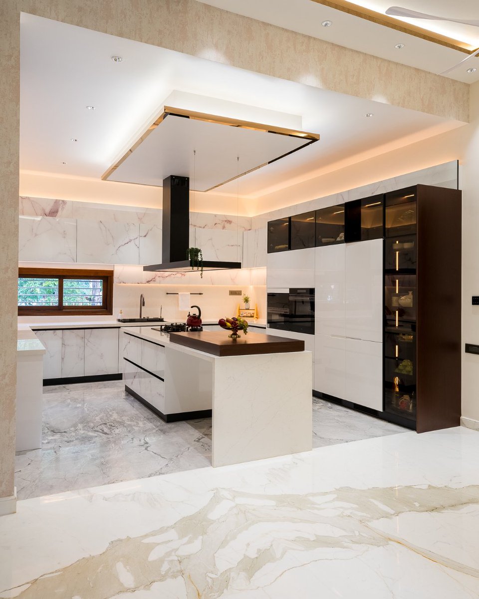 The_KariGhars's tweet image. Looking for kitchen inspo thatโs as luxe as your lifestyle?
From soft pastels to bold contrasts, our bespoke modular kitchens blend style, soul & smart designโcrafted for modern Indian homes.
#TheKariGhars #LuxuryKitchens #ModularKitchenDesign