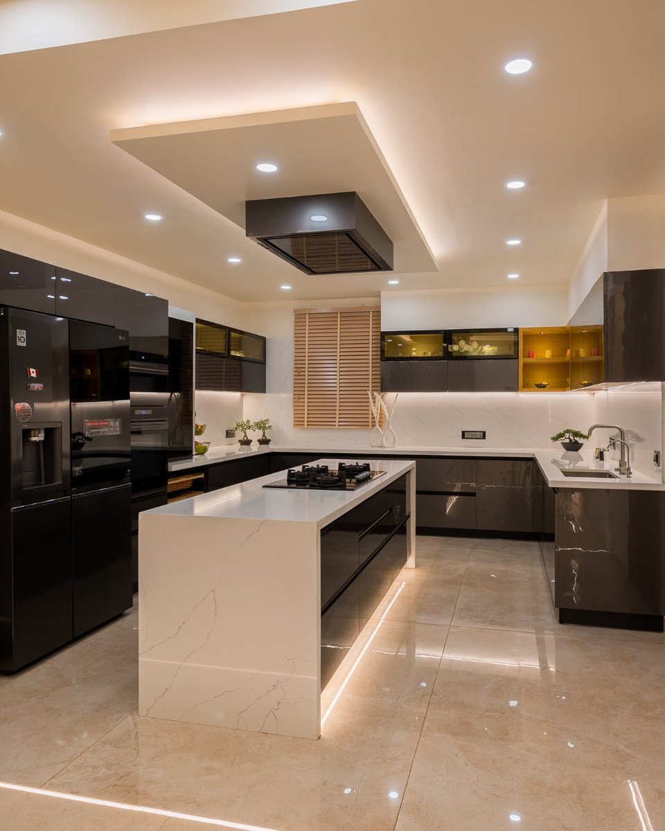 The_KariGhars's tweet image. Looking for kitchen inspo thatโs as luxe as your lifestyle?
From soft pastels to bold contrasts, our bespoke modular kitchens blend style, soul & smart designโcrafted for modern Indian homes.
#TheKariGhars #LuxuryKitchens #ModularKitchenDesign