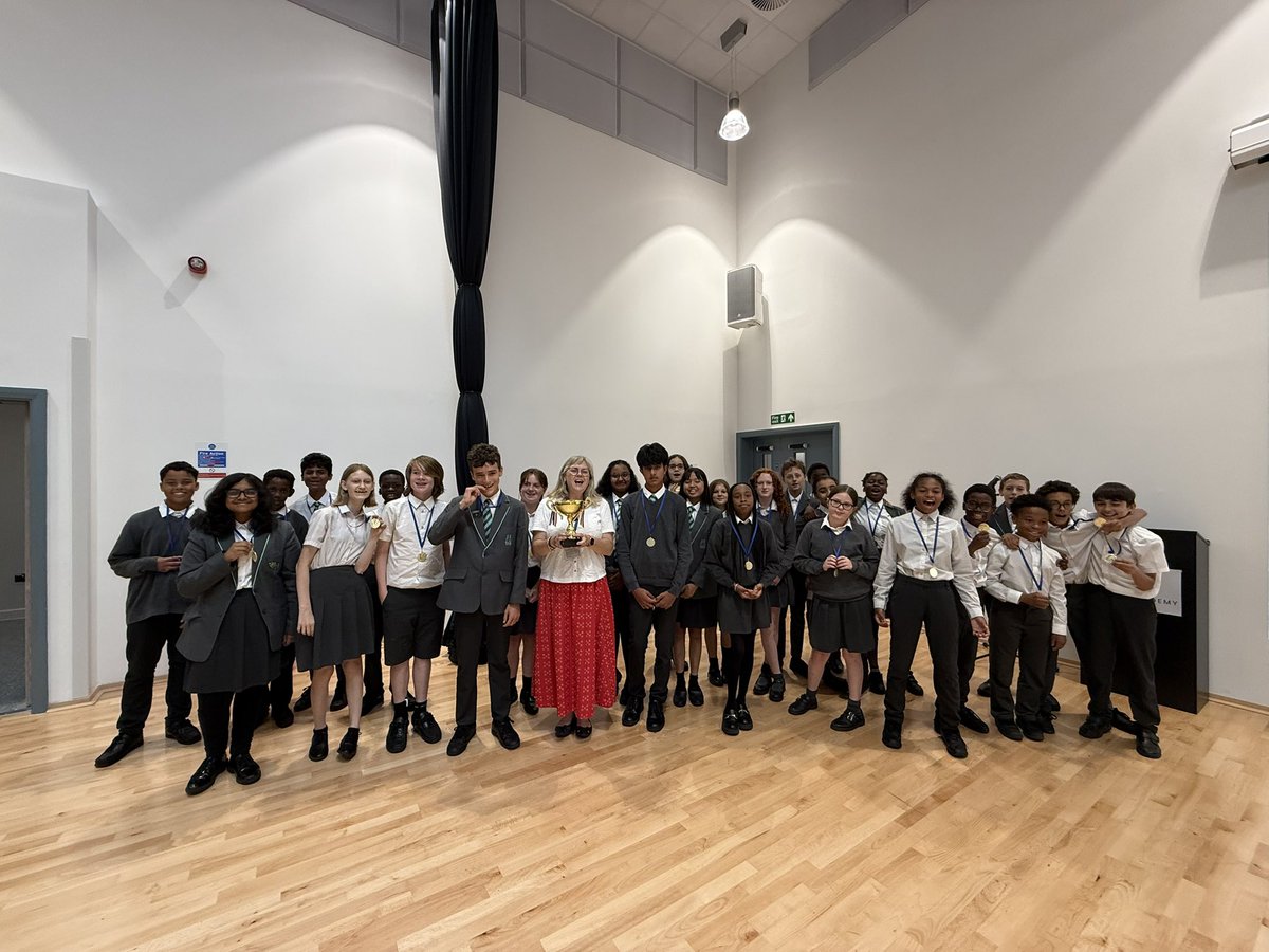 RiverAcReading's tweet image. And we finished by celebrating our Sports Day and Inter-House winners: KENNET!! #WorkHardPlayHard