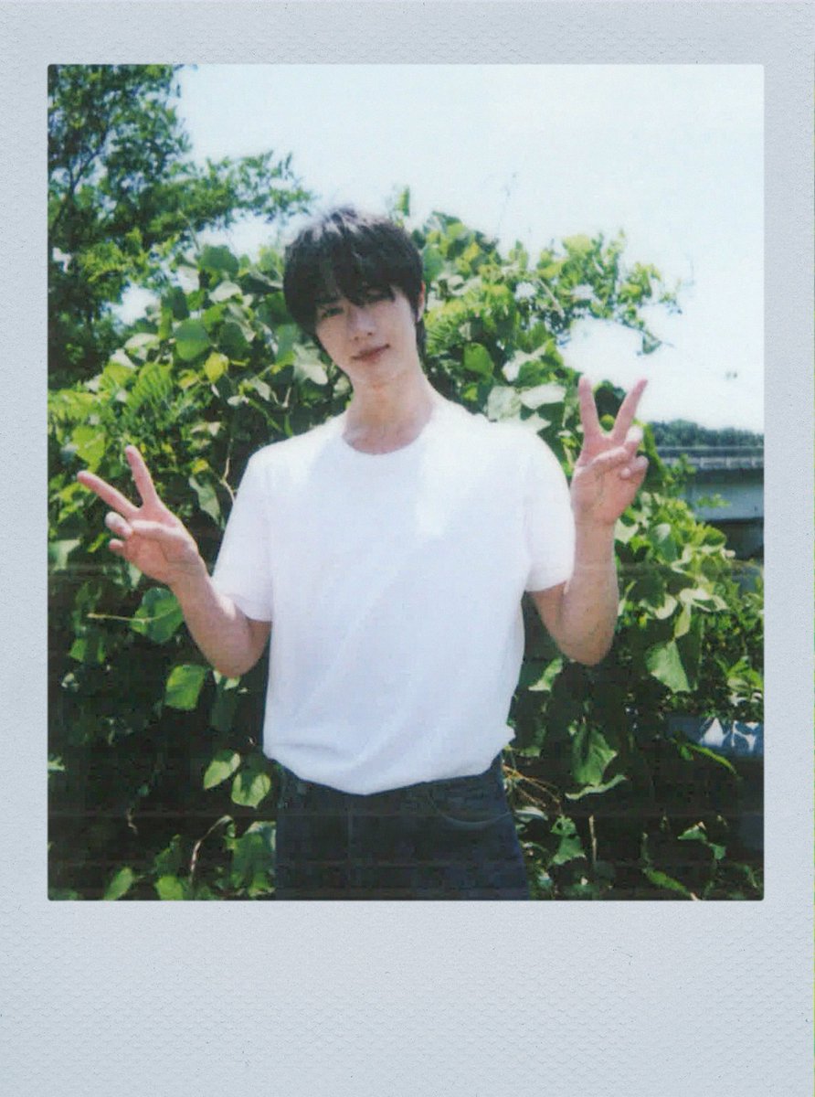 cbgcentric's tweet image. TXT #BEOMGYU “Beautiful Strangers' MV Photo Sketch (Instant Photo ver.)
