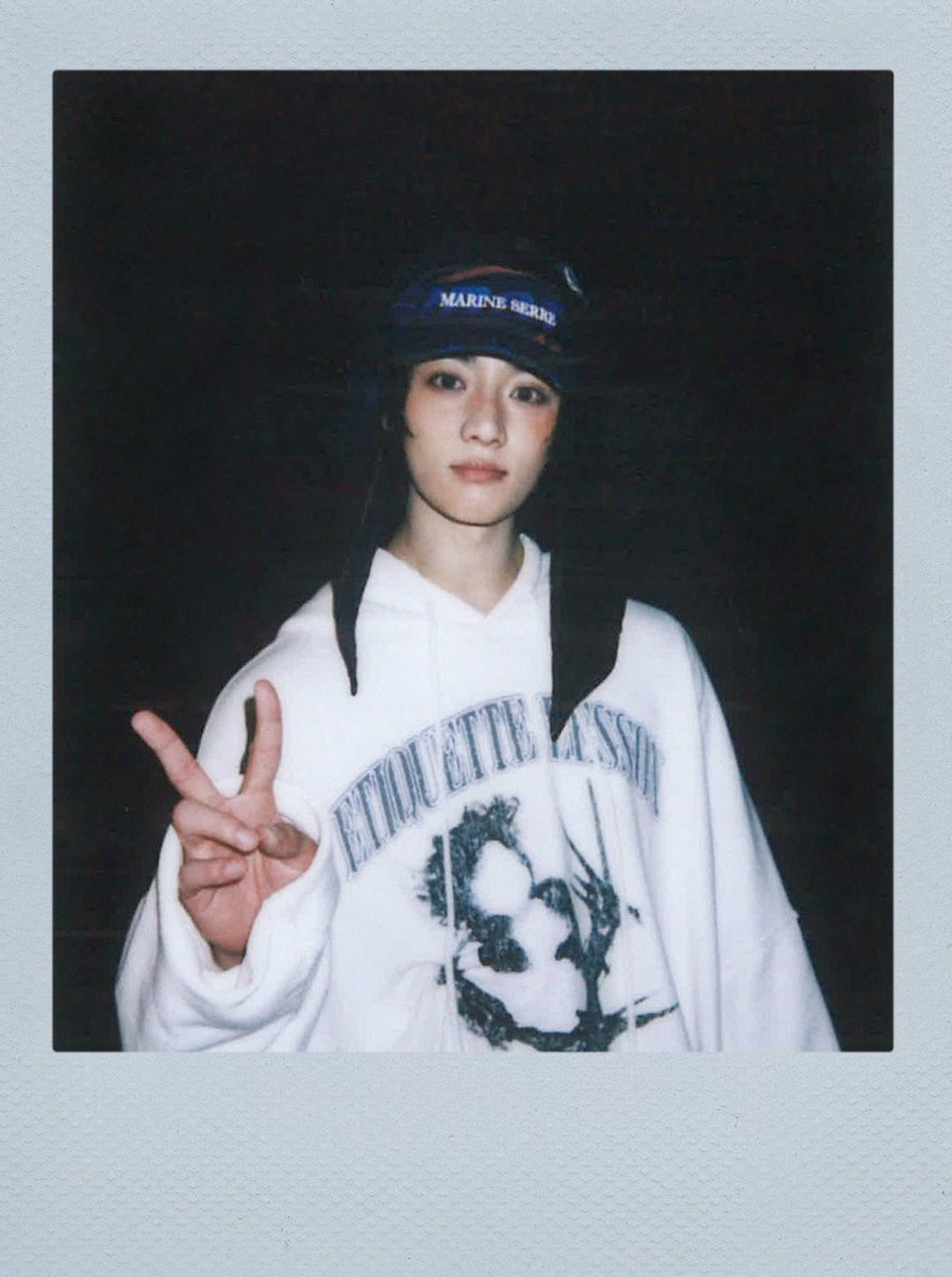 cbgcentric's tweet image. TXT #BEOMGYU “Beautiful Strangers' MV Photo Sketch (Instant Photo ver.)