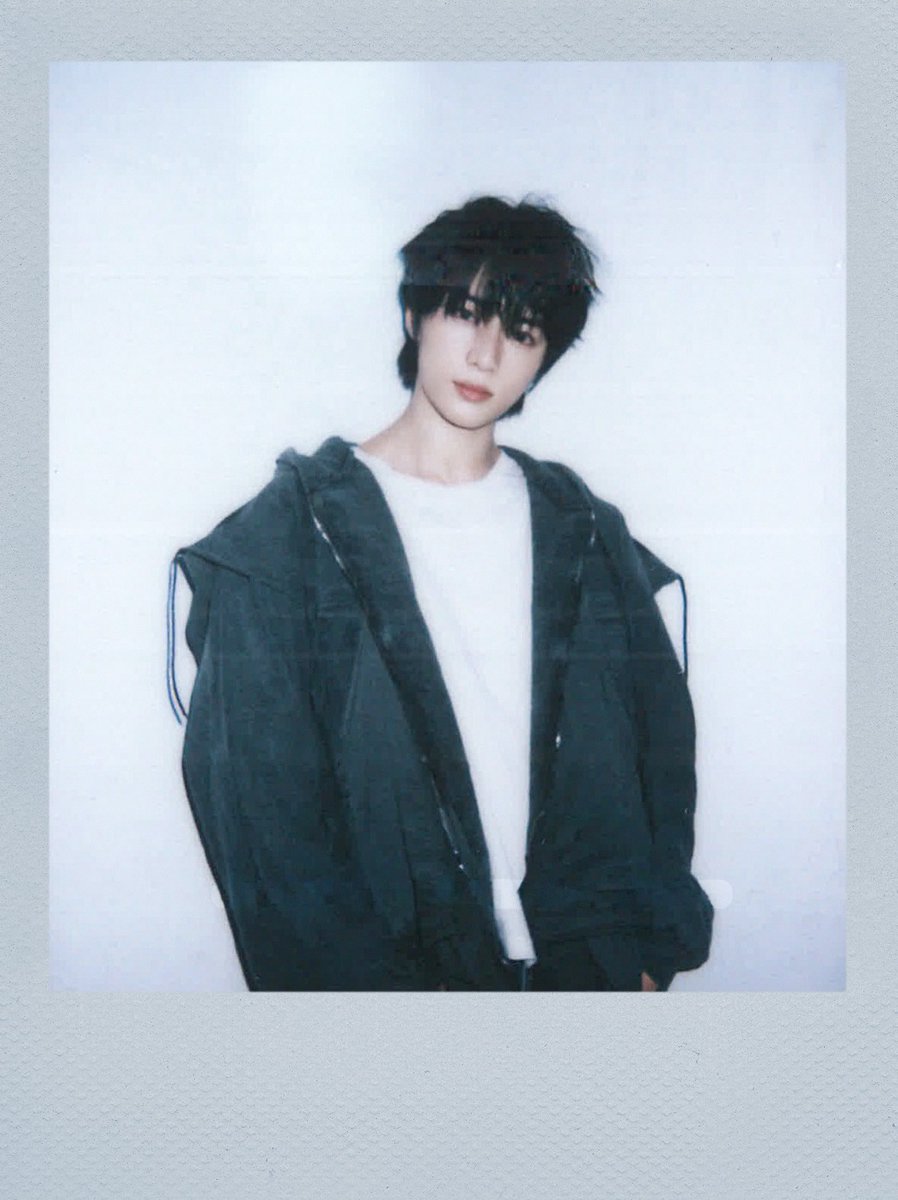 cbgcentric's tweet image. TXT #BEOMGYU “Beautiful Strangers' MV Photo Sketch (Instant Photo ver.)