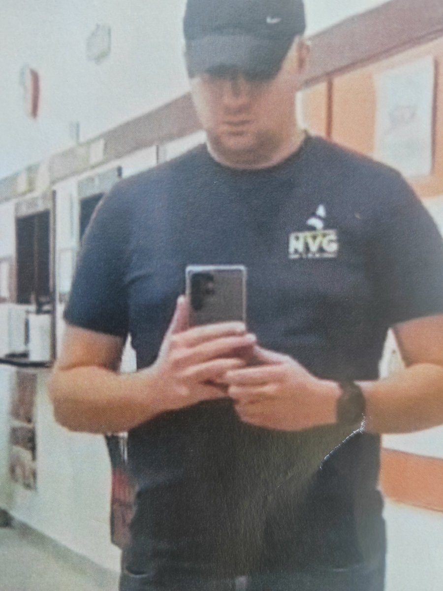 MilosKrstic2211's tweet image. Učinimo poznatim ovog ćacija koji je doveden na @blokadavzs da snima studente!