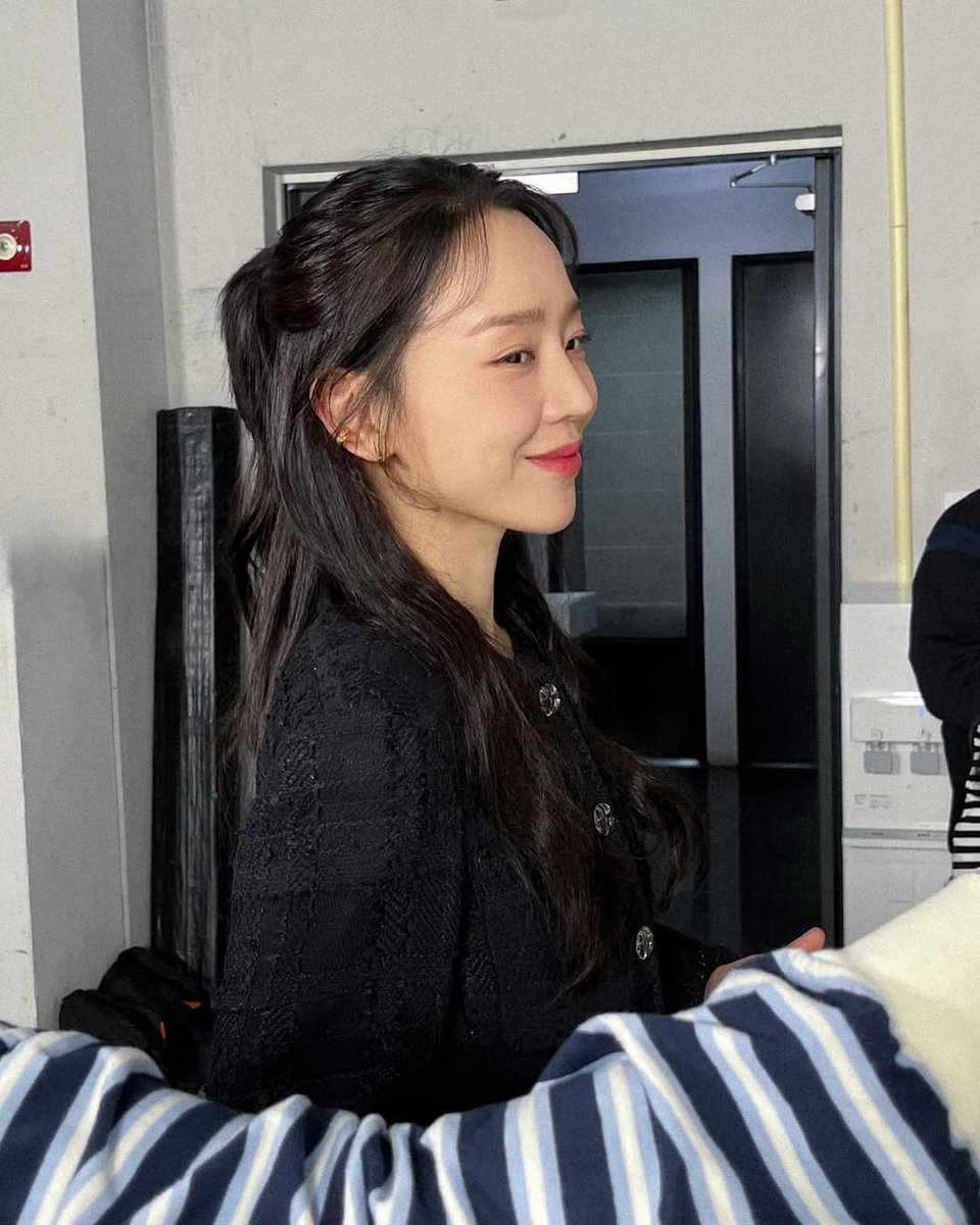 [250723] Haesun shared photos from her recent photoshoot in her IG account. 😍

🔗︱instagram.com/p/DMcsOBSTbNE

#신혜선 #ShinHaeSun #ShinHyeSun #申惠善