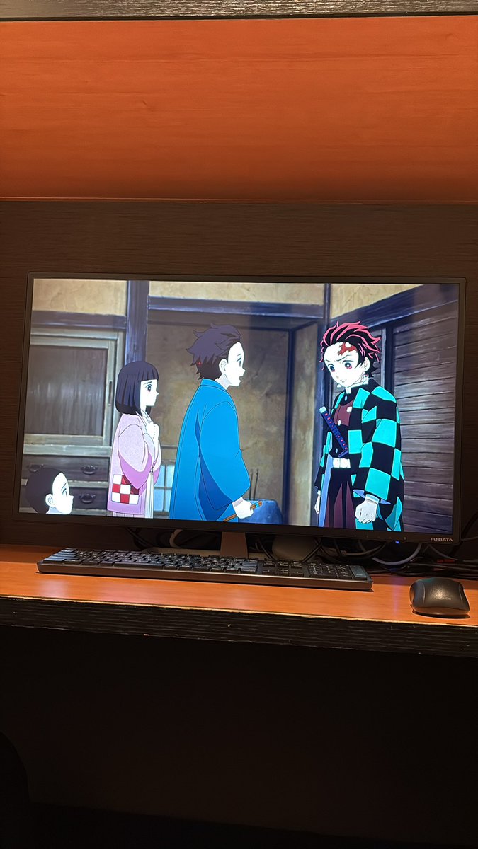 今日はヤリラフィーノンケが鬼滅観ながら乳首責めとくすぐり責めをしてくれました！足は30cm🦶🦶