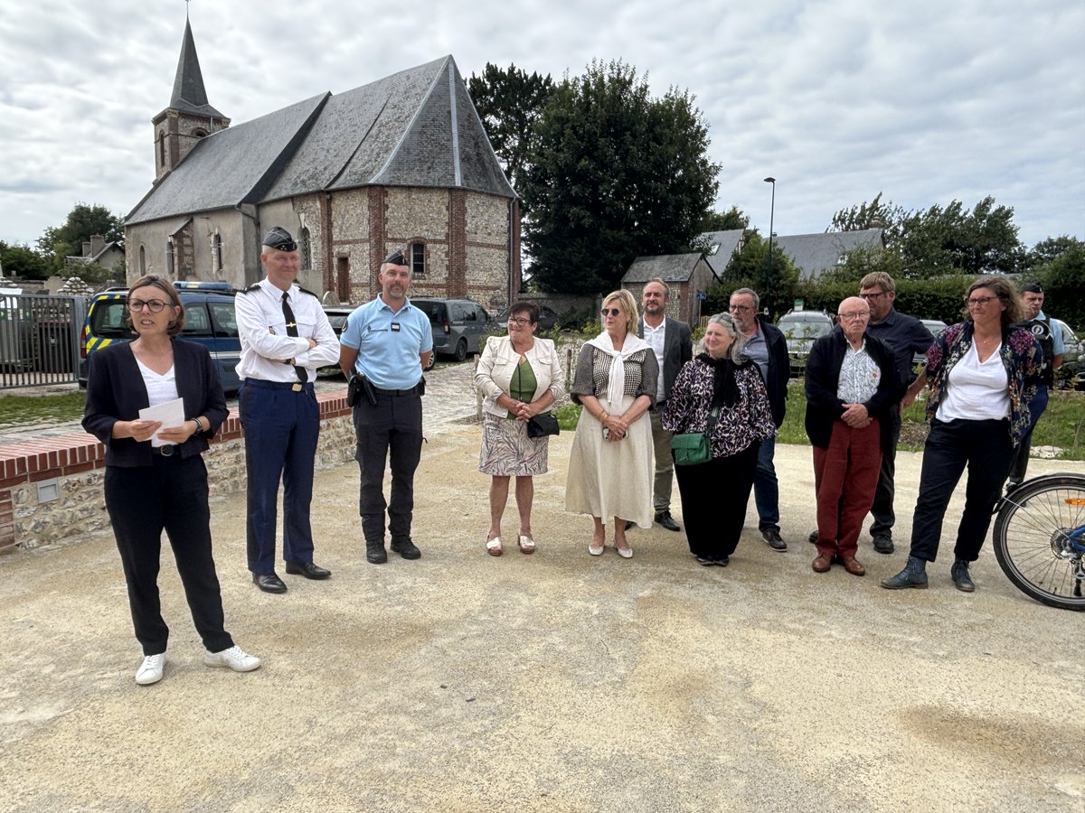 Prefet76's tweet image. 👮♂️Sécurité estivale - Grand site Falaises d’Étretat-Côte d'Albâtre
🐎Voilà une brigade "décarbonée" qui ne passe pas inaperçue dans le secteur d’Étretat!
Chaque été, depuis 28 ans, six chevaux de la prestigieuse Garde républicaine et leurs cavaliers renforcent le dispositif de…