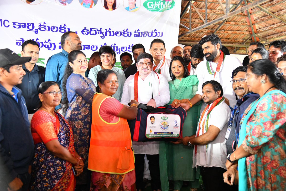 gadwalvijayainc's tweet image. Under Telangana State Government initiative, joined Minister @Ponnam_INC Garu in launching a Special medical camp at krishnakanth Park, Yousufguda, dedicated to GHMC sanitation staff, SHG women and employees. Camp provided expert doctors from various departments, advanced…