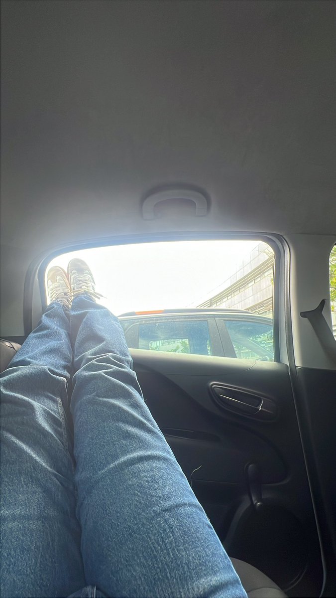 Isabelaa_Cruz's tweet photo. Lunch time com direito a cochilinho no carro 🌷 https://t.co/QnFU4dlxXK