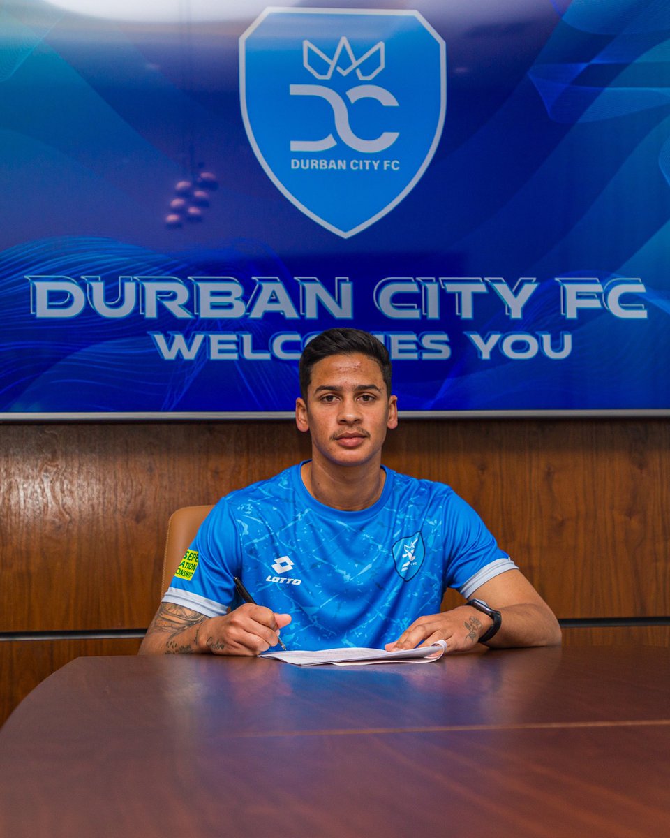 iDiskiTimes's tweet image. ๐จ Breaking:
Durban City have unveiled the signing of former Chippa United and SuperSport United midfielder Brooklyn Poggenpoel.