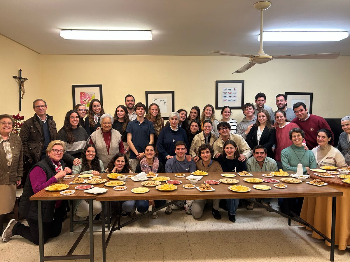 vaticannews_es's tweet image. Spínola Solidaria, de una historia en #Instagram a un acto de caridad #JubileodelosJóvenes #Jubileo2025 #Hopetelling @SP_Solidaria
vaticannews.va/es/iglesia/new…