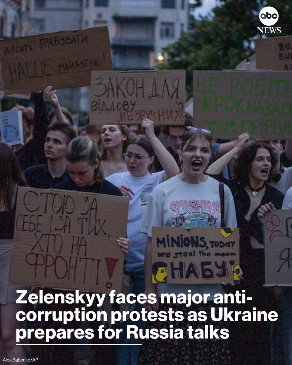 ABCPolitics's tweet image. Ukrainian Pres. Zelenskyy is facing nationwide protests after signing a controversial bill that critics say will neuter the independence of two prominent anti-corruption bodies.
Read more: abcnews.link/zLp4WD2