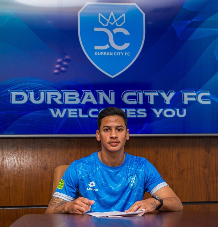UnplayableZA's tweet image. ๐๐๐๐ ๐๐ข๐ก๐ โ๏ธ
Brooklyn Poggenpoel joins @DurbanCity_FC after his departure from Siwelele FC.
#PSLTransfers
#TheCityWay
#UNPLAYABLE