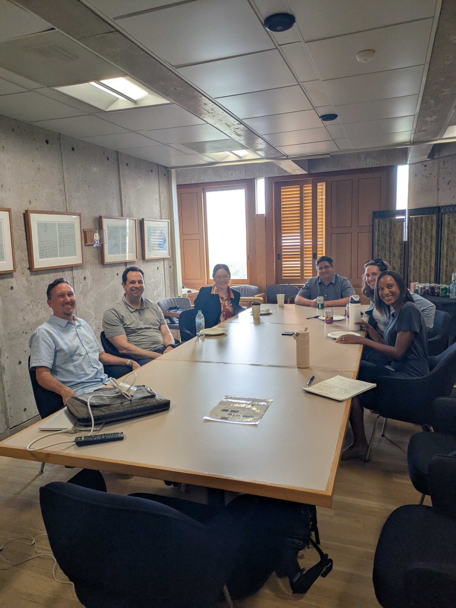TheMarkFdn's tweet image. Great visit with our @salkinstitute Endeavor team! Co-PIs Reuben Shaw, Susan Kaech, Christian Metallo, & Alan Saghatelian & collaborators Christina Towers & Dannielle Engle shared the latest on their work identifying new metabolic targets in lung cancer.
themarkfoundation.org/portfolio/iden…